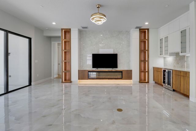 9892 Migration Point, Palm Beach Gardens, FL 33412