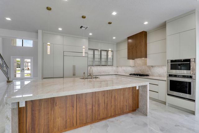 9892 Migration Point, Palm Beach Gardens, FL 33412