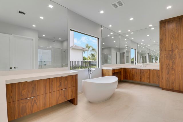 9892 Migration Point, Palm Beach Gardens, FL 33412