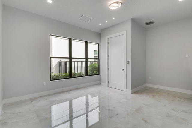 9892 Migration Point, Palm Beach Gardens, FL 33412