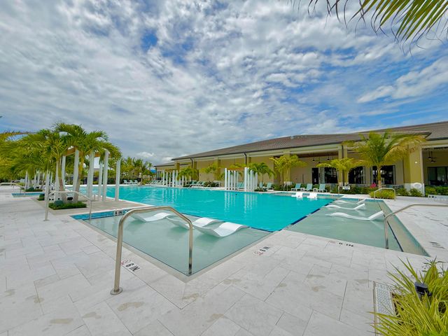 9892 Migration Point, Palm Beach Gardens, FL 33412