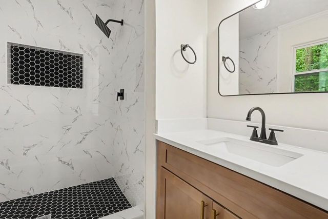 5055 S WOODBRIDGE Trail, Stone Mountain, GA 30088