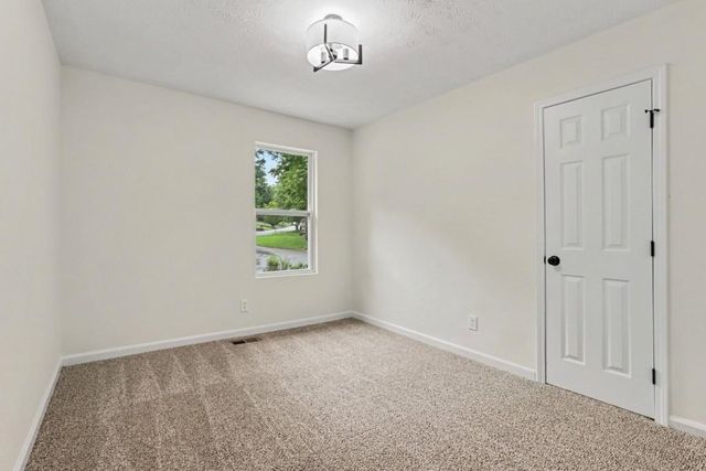 5055 S WOODBRIDGE Trail, Stone Mountain, GA 30088