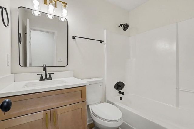 5055 S WOODBRIDGE Trail, Stone Mountain, GA 30088