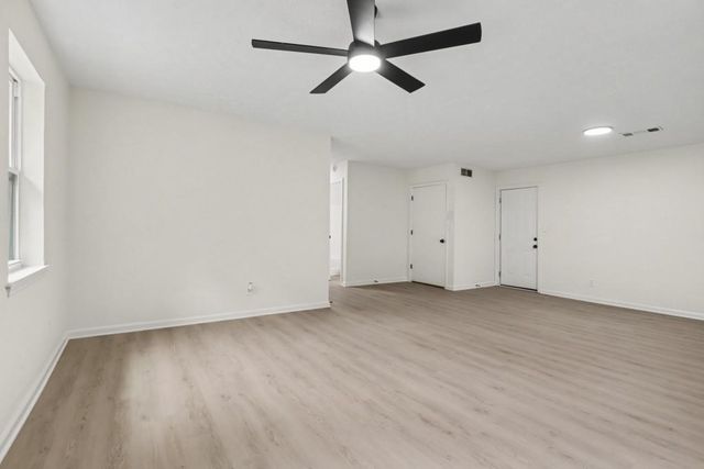 5055 S WOODBRIDGE Trail, Stone Mountain, GA 30088