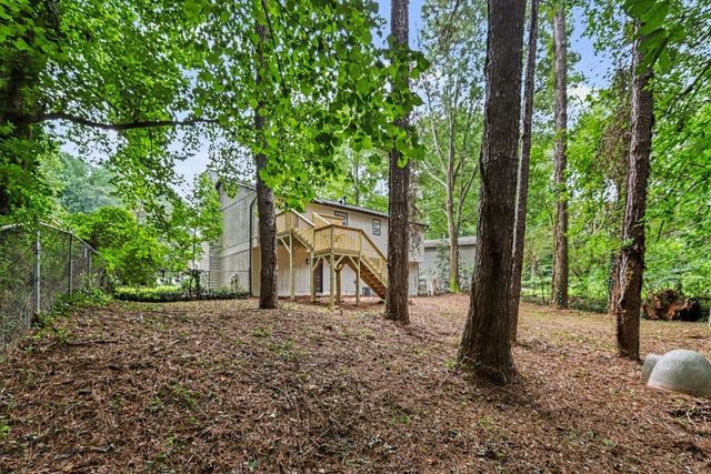 5055 S WOODBRIDGE Trail, Stone Mountain, GA 30088