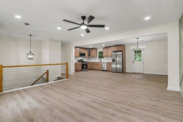 5055 S WOODBRIDGE Trail, Stone Mountain, GA 30088