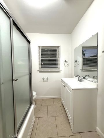4326 E Brentwood, Fresno, CA 93703