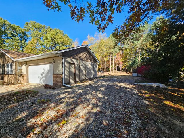 30300 64th Avenue, Lawton, MI 49065