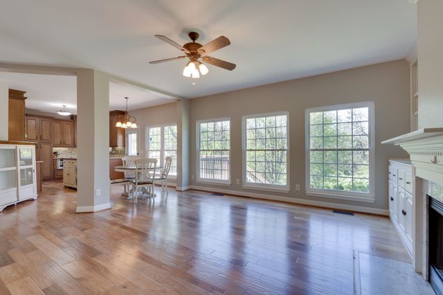 369 Dandridge Dr, Franklin, TN 37067