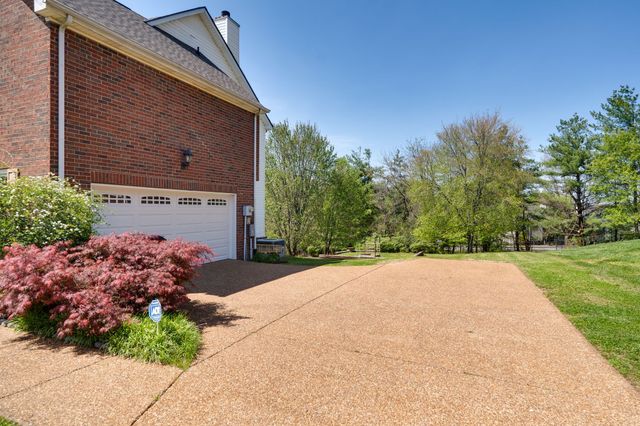 369 Dandridge Dr, Franklin, TN 37067