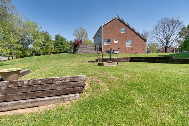 369 Dandridge Dr, Franklin, TN 37067