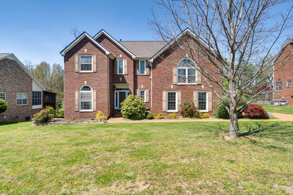 369 Dandridge Dr, Franklin, TN 37067