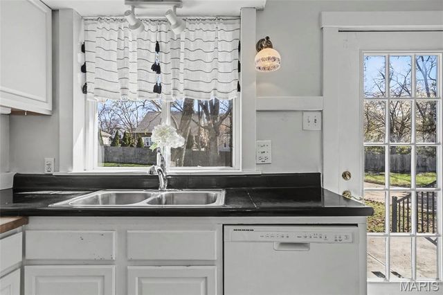 638 Evans Avenue, St Louis, MO 63122