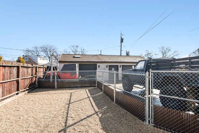 10323 S Troy Avenue, Chicago, IL 60655