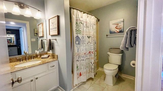 290 Sailors Cove Dr Unit 405, Moneta, VA 24121