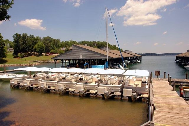 290 Sailors Cove Dr Unit 405, Moneta, VA 24121