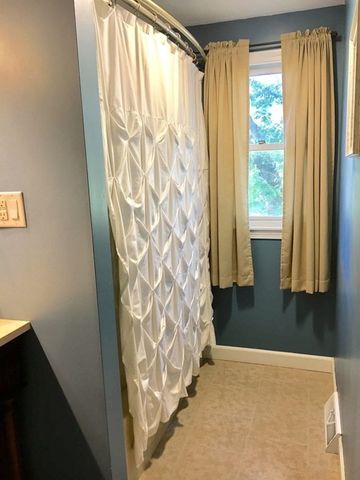 188 Wellman Ave 188, Chelmsford, MA 01863