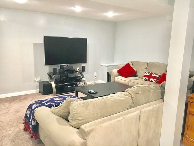 188 Wellman Ave 188, Chelmsford, MA 01863