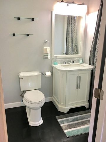 188 Wellman Ave 188, Chelmsford, MA 01863