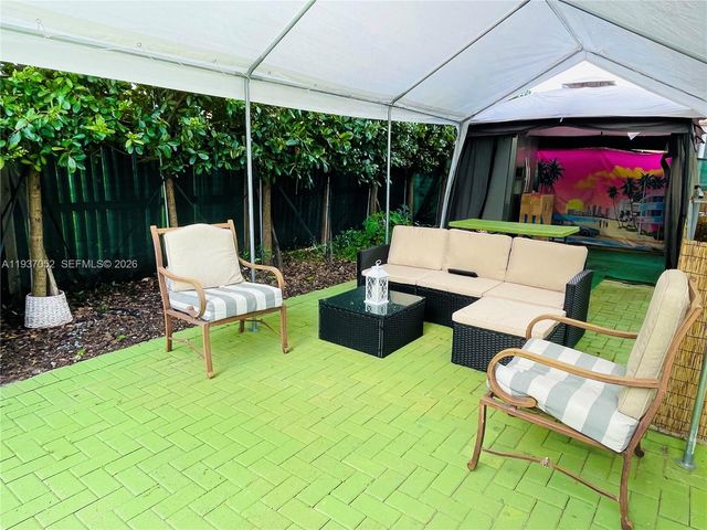 1102 NW 26th St 1102, Miami, FL 33127