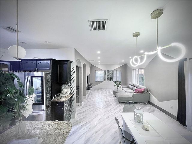 1102 NW 26th St 1102, Miami, FL 33127