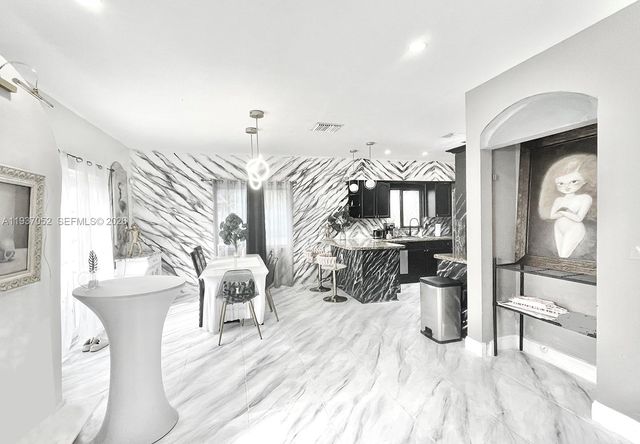 1102 NW 26th St 1102, Miami, FL 33127