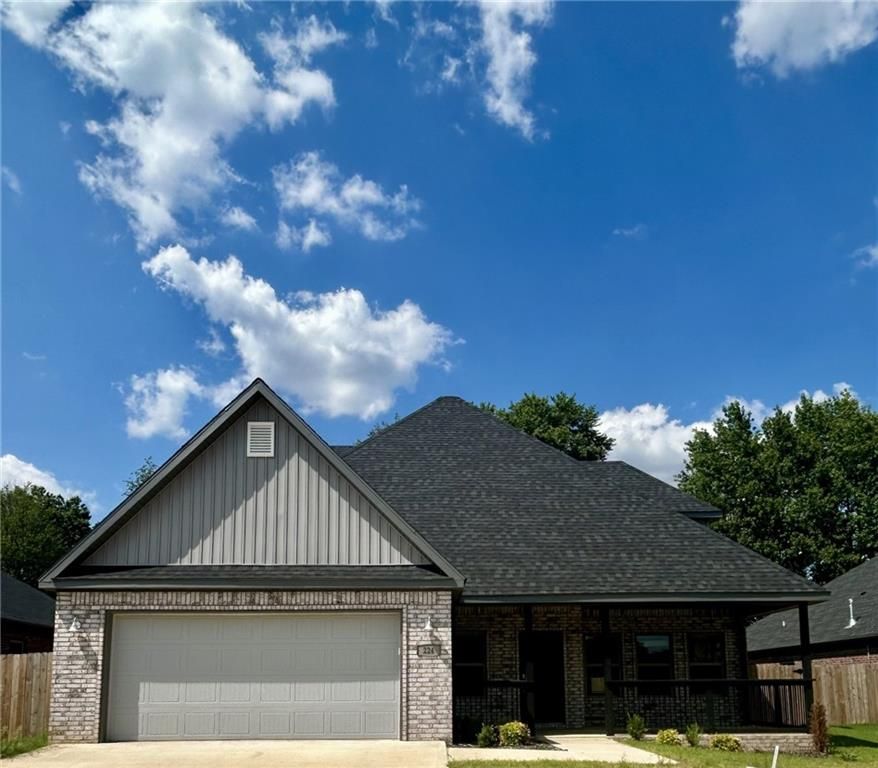 224 Ryder Street, Gentry, AR 72734