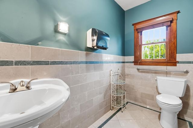 807 N Van Ness Avenue, Fresno, CA 93728