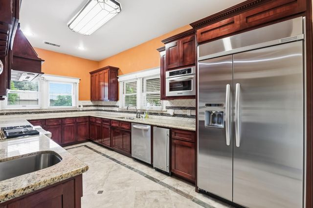 807 N Van Ness Avenue, Fresno, CA 93728
