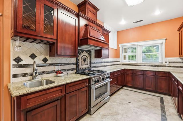 807 N Van Ness Avenue, Fresno, CA 93728