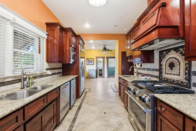 807 N Van Ness Avenue, Fresno, CA 93728