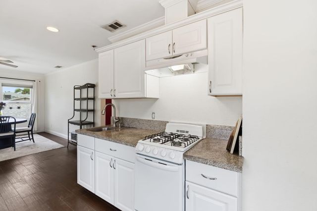807 N Van Ness Avenue, Fresno, CA 93728