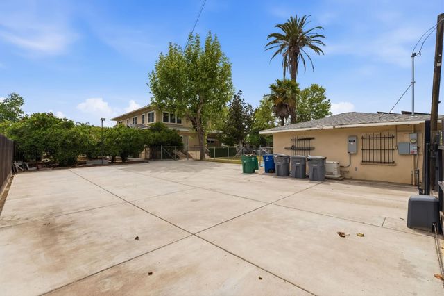 807 N Van Ness Avenue, Fresno, CA 93728