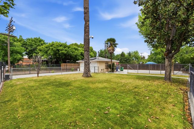 807 N Van Ness Avenue, Fresno, CA 93728