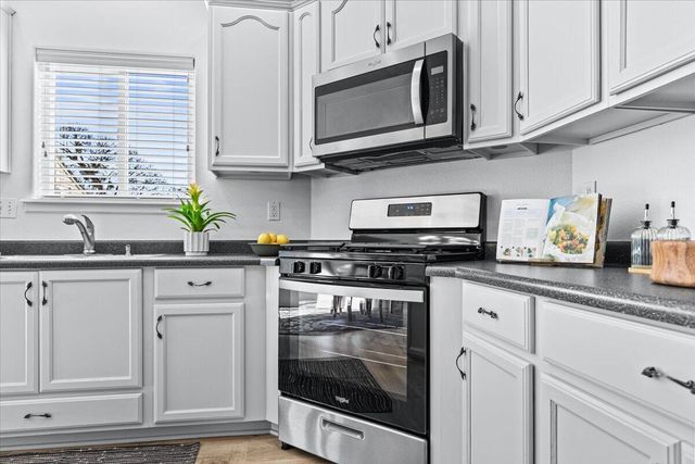 317 Jeanette Avenue, Medford, OR 97501