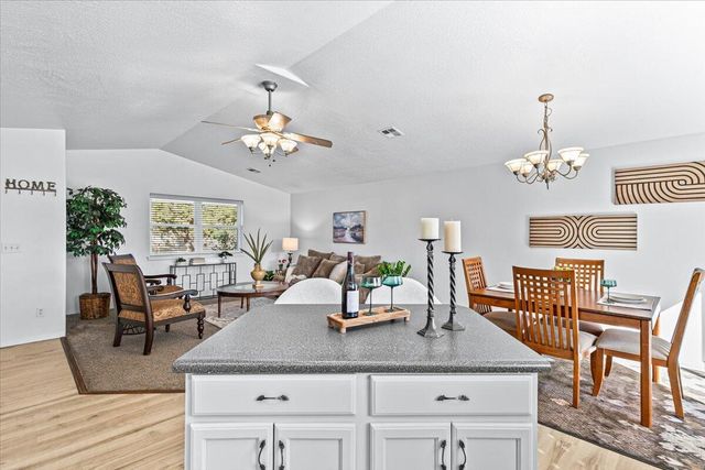 317 Jeanette Avenue, Medford, OR 97501