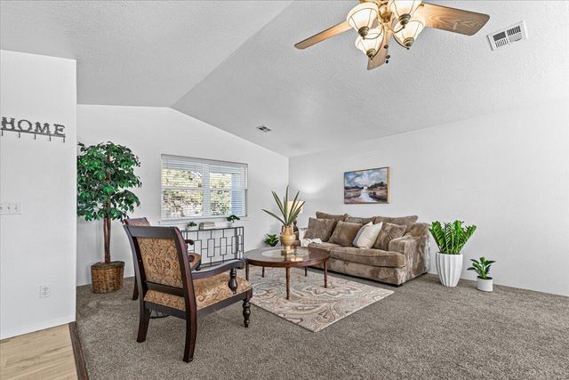 317 Jeanette Avenue, Medford, OR 97501