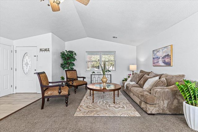 317 Jeanette Avenue, Medford, OR 97501