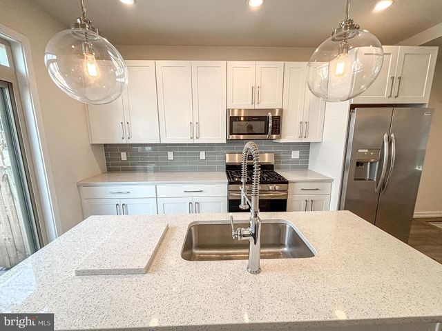 1439 S TAYLOR ST, Philadelphia, PA 19146