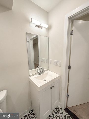 1439 S TAYLOR ST, Philadelphia, PA 19146