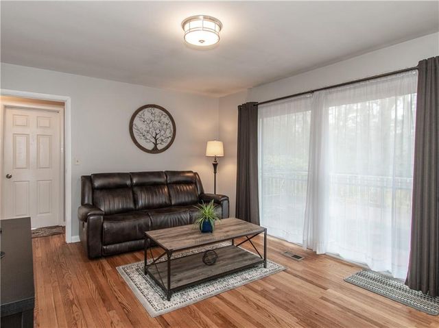 656 Bolton NW Road, Atlanta, GA 30331