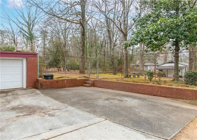 656 Bolton NW Road, Atlanta, GA 30331