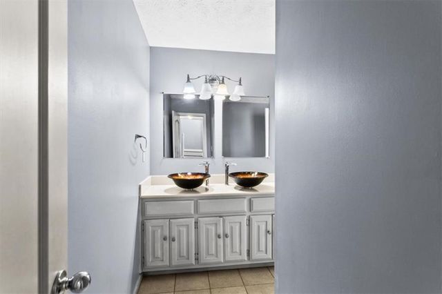 457 Casey Ct, Lawrenceville, GA 30046