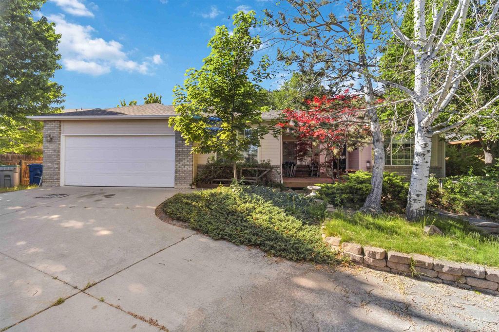 6482 S Lodgepole Pl, Boise, ID 83716