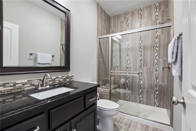6717 NW 104th Terrace, Kansas City, MO 64154