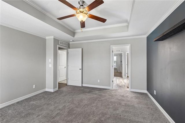 6717 NW 104th Terrace, Kansas City, MO 64154