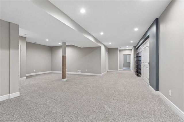 6717 NW 104th Terrace, Kansas City, MO 64154