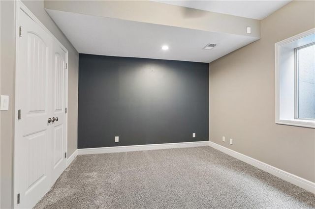 6717 NW 104th Terrace, Kansas City, MO 64154