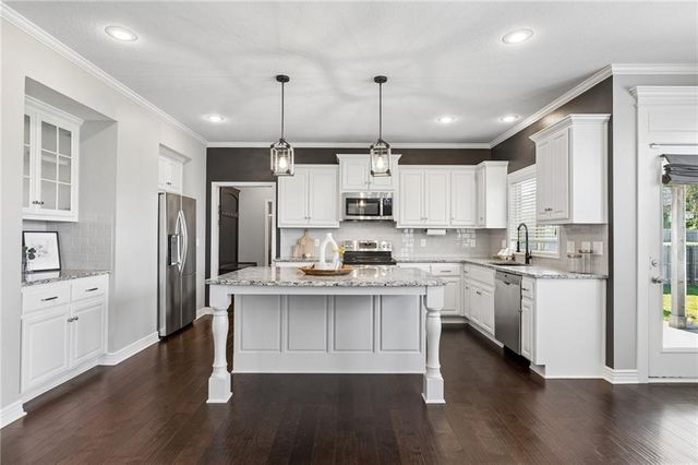 6717 NW 104th Terrace, Kansas City, MO 64154